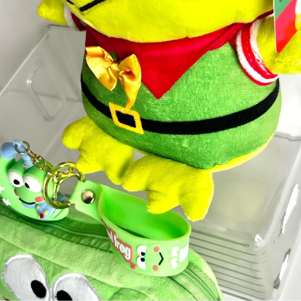 💚Keroppi Adorable Christmas 4-Piece Plush Bundle! - Picture 4 of 10